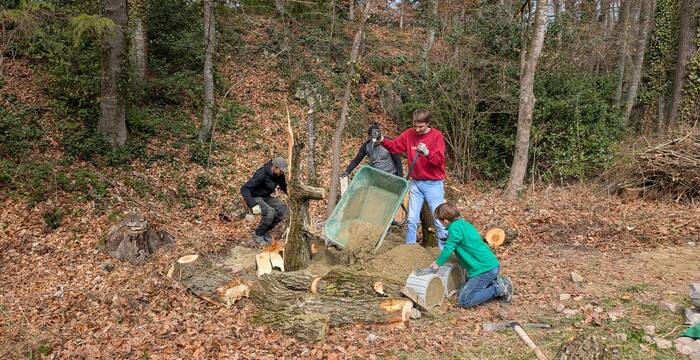 Freiwillige bei der Arbeit