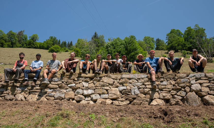 Sanierte Trockenmauer